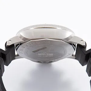 13832_watchlounge_lo.jpg