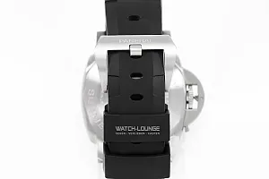 13834_watchlounge_lo.jpg