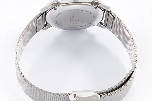 13903_watchlounge_lo.jpg