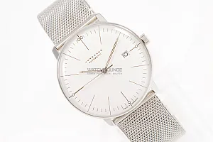 13918_watchlounge_lo.jpg