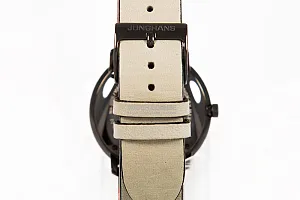 13959_watchlounge_lo.jpg
