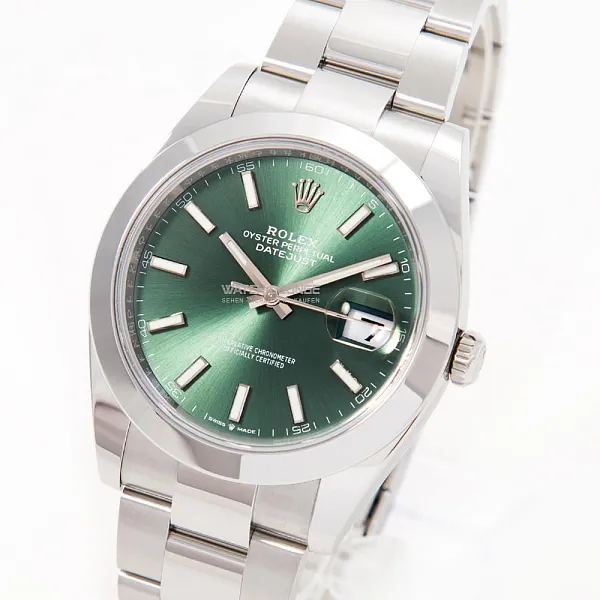 14027_watchlounge_lo_1.jpg