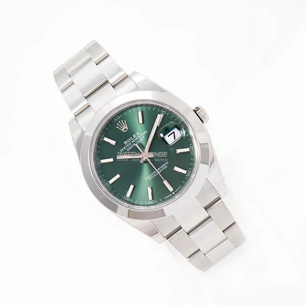 14028_watchlounge_lo.jpg