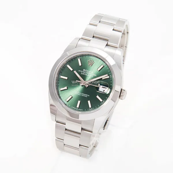 14031_watchlounge_lo.jpg