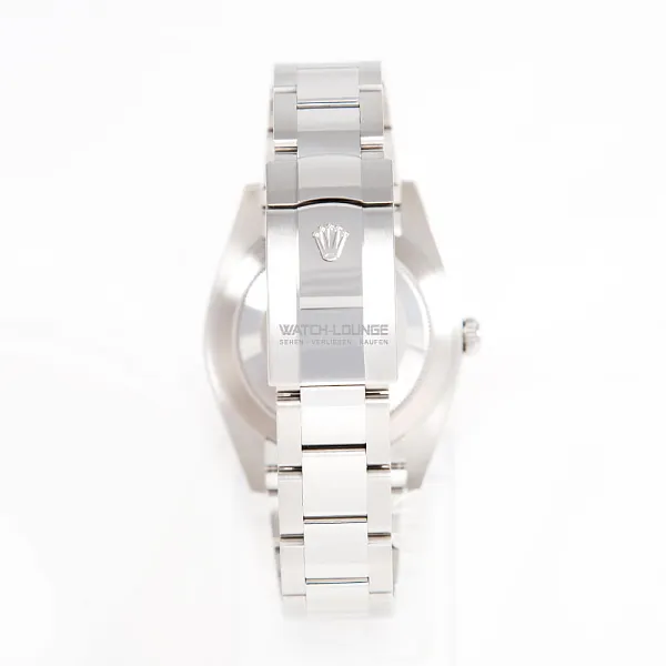 14035_watchlounge_lo.jpg