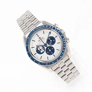 14039_watchlounge_lo.jpg