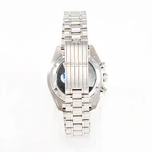 14047_watchlounge_lo.jpg