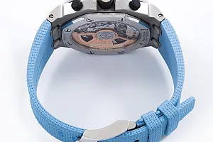 14057_watchlounge_lo.jpg
