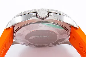 14066_watchlounge_lo.jpg