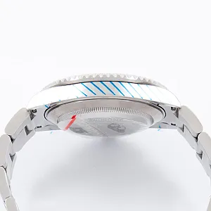 14091_watchlounge_lo.jpg