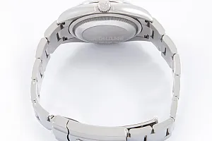 14102_watchlounge_lo.jpg