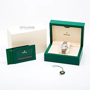 14104_watchlounge_lo.jpg