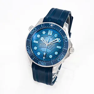 14110_watchlounge_lo.jpg