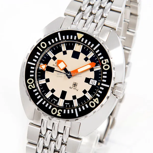 14118_watchlounge_lo_1.jpg