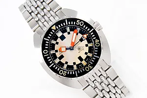 14119_watchlounge_lo.jpg
