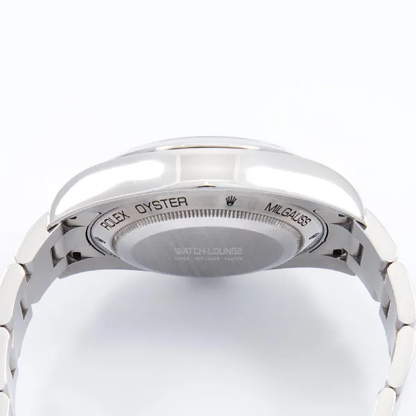 14226_watchlounge_lo.jpg