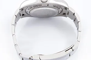 14227_watchlounge_lo.jpg