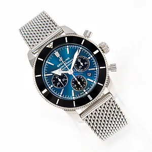 14231_watchlounge_lo.jpg