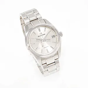 14245_watchlounge_lo.jpg