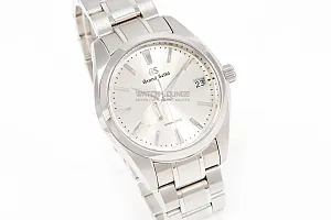14245_watchlounge_lo.jpg