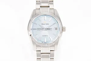 14292_watchlounge_lo.jpg