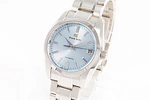 14294_watchlounge_lo.jpg
