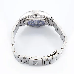 14298_watchlounge_lo.jpg