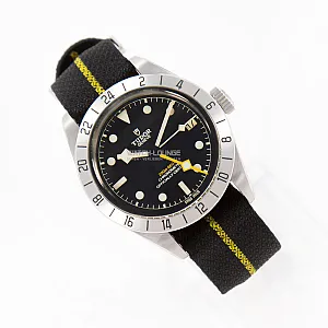 14303_watchlounge_lo.jpg