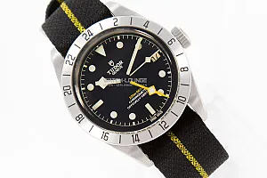 14303_watchlounge_lo.jpg