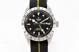 14304_watchlounge_lo.jpg