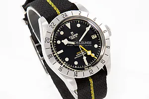 14305_watchlounge_lo.jpg