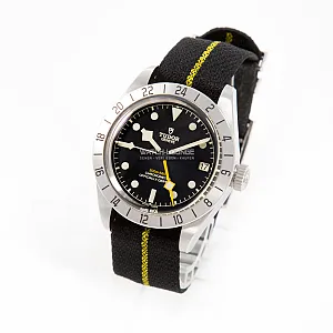 14306_watchlounge_lo.jpg