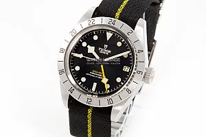 14306_watchlounge_lo.jpg