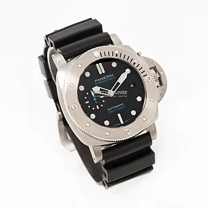14315_watchlounge_lo.jpg