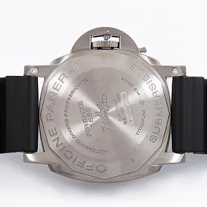 14319_watchlounge_lo.jpg