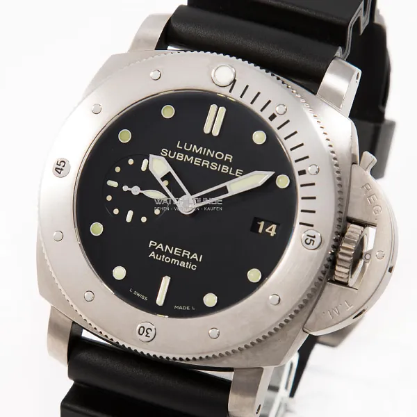 14324_watchlounge_lo_1.jpg