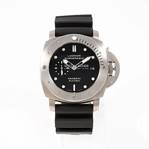 14326_watchlounge_lo.jpg