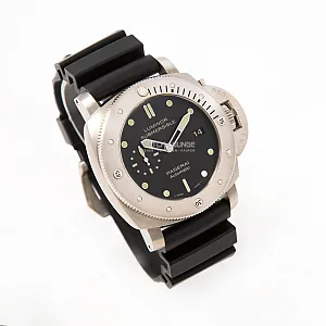 14327_watchlounge_lo.jpg