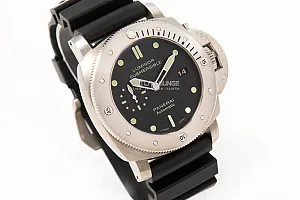 14327_watchlounge_lo.jpg