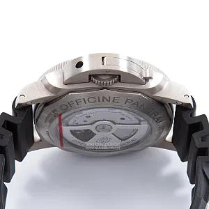 14329_watchlounge_lo.jpg