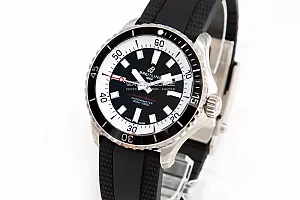 14350_watchlounge_lo.jpg