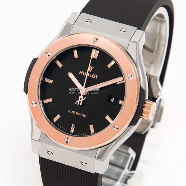 14409_watchlounge_lo_1.jpg