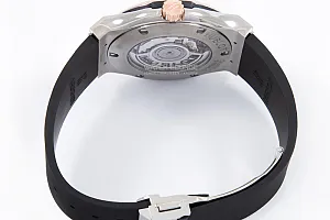 14417_watchlounge_lo.jpg