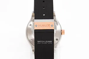 14418_watchlounge_lo.jpg