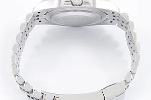 14428_watchlounge_lo.jpg