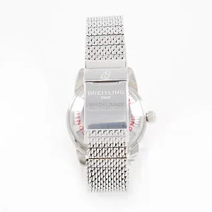 14522_watchlounge_lo.jpg