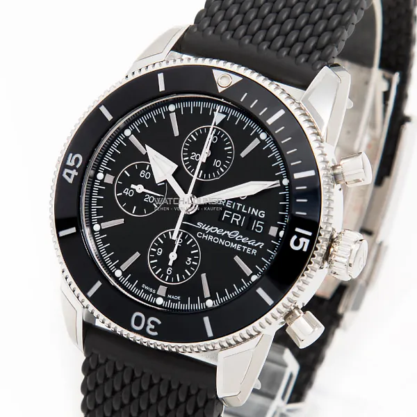 14537_watchlounge_lo_1.jpg