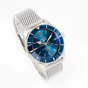 14552_watchlounge_lo.jpg