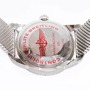 14556_watchlounge_lo.jpg