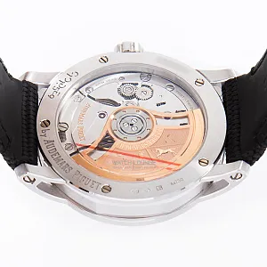 14696_watchlounge_lo.jpg